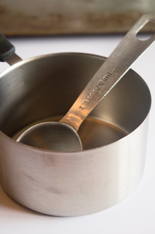 resolutions-measuring-cup