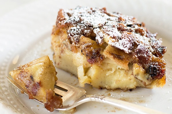 Smokey bacon and tart apples make this Dutch Apple Baby pancake the perfect breakfast for a lazy weekend morning. Recipe includes nutritional information. From BakingMischief.com