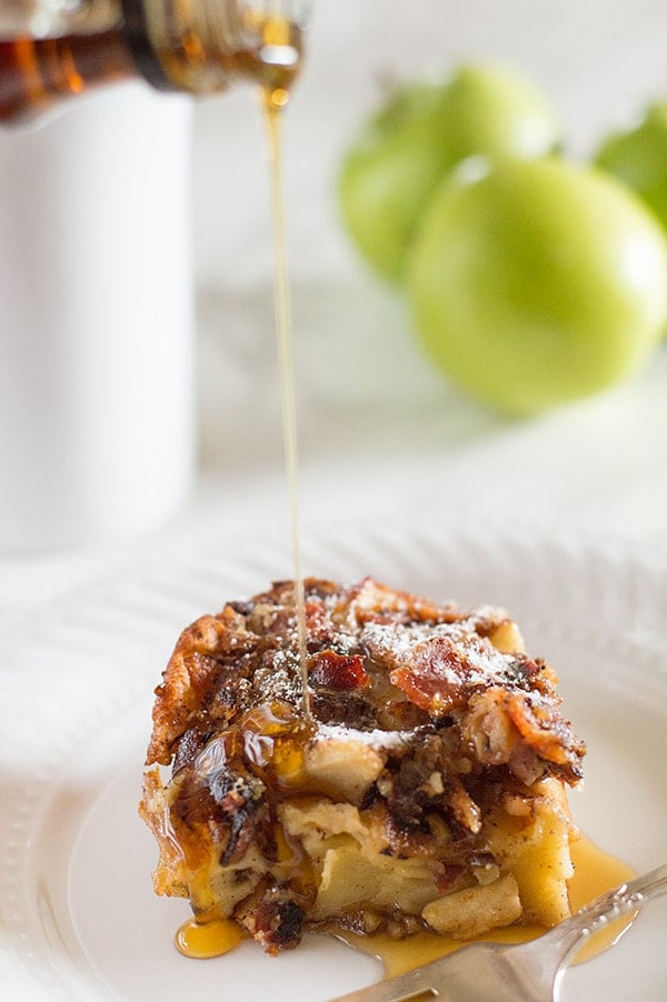 Smokey bacon and tart apples make this Dutch Apple Baby pancake the perfect breakfast for a lazy weekend morning. Recipe includes nutritional information. From BakingMischief.com