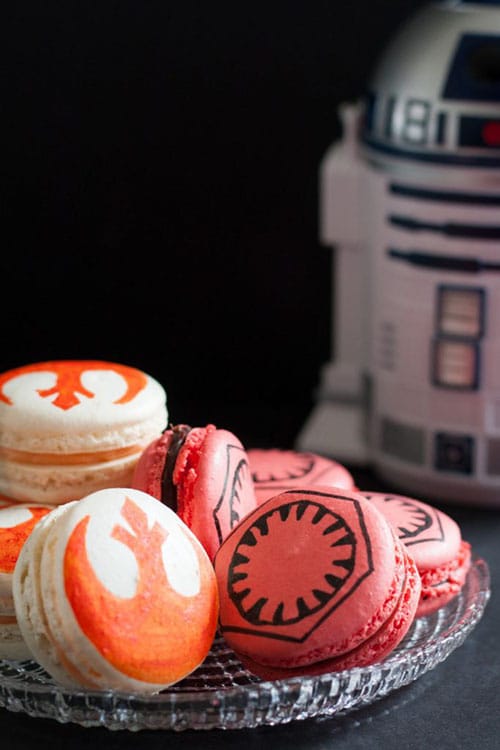 40+ perfectly nerdy recipes inspired by books, television, and movies. Recipes for everything from 'Game of Thrones' and 'The Walking Dead' to 'Star Wars' and the Marvel Cinematic Universe!