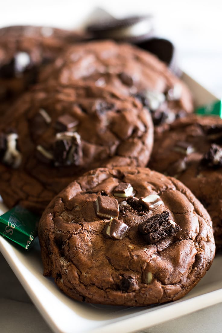 These small-batch chocolate cookies with Oreos and Andes Mints are SO good. | Small batch dessert | Brownie Cookies |