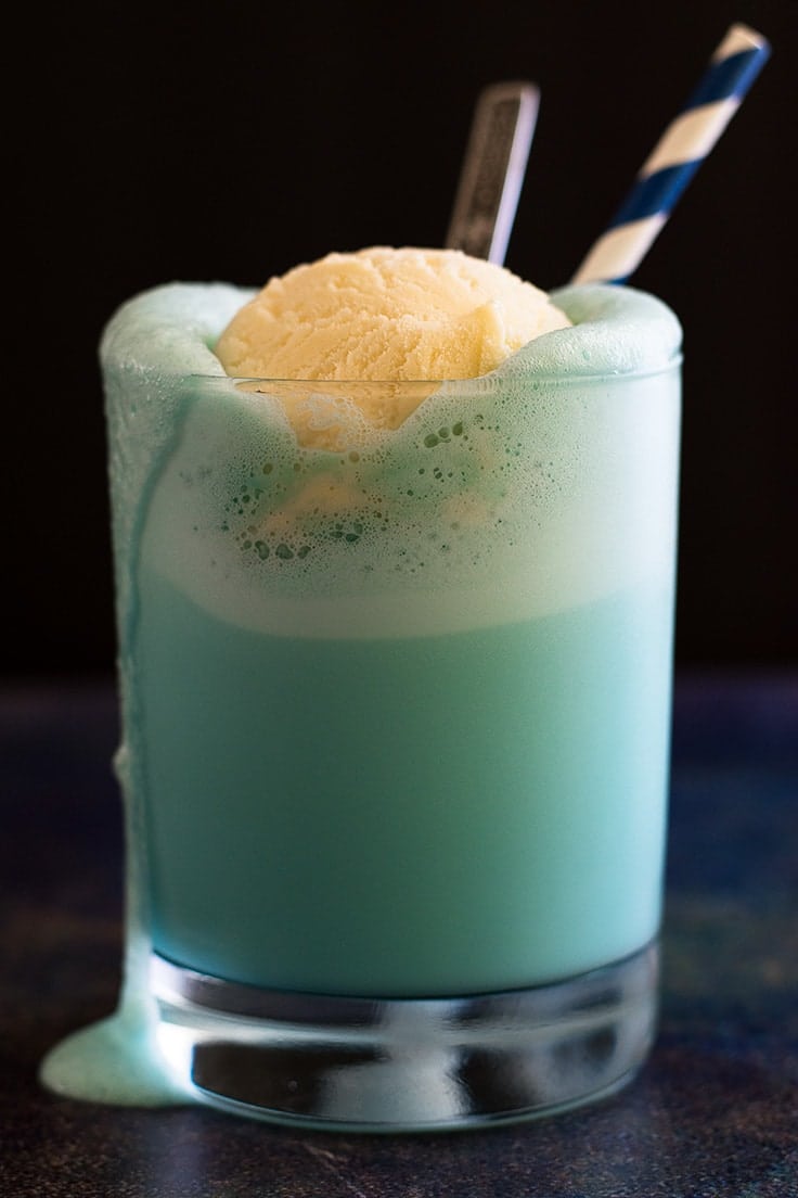 Need an easy Star Wars party drink? Try this Frosty Bantha Milk!