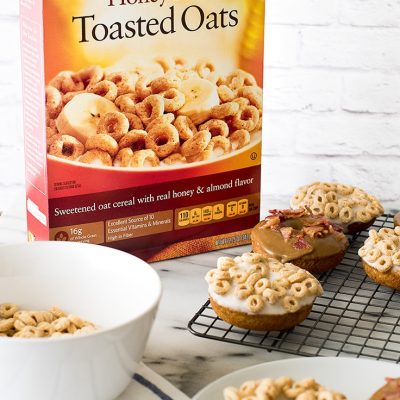 These easy baked donuts with milk and cereal glaze are too cute!