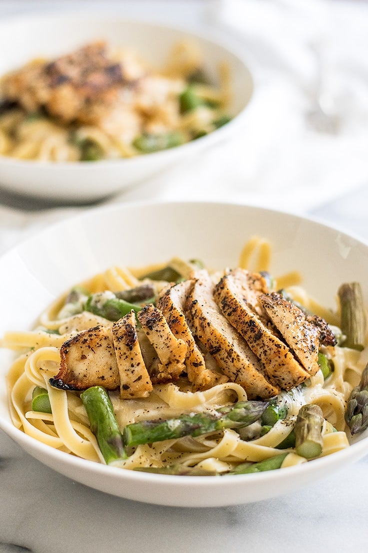 This Asparagus and Chicken Pasta is the BEST pasta for spring!! | Recipe for Two | Dinner for Two | Easy Pasta |