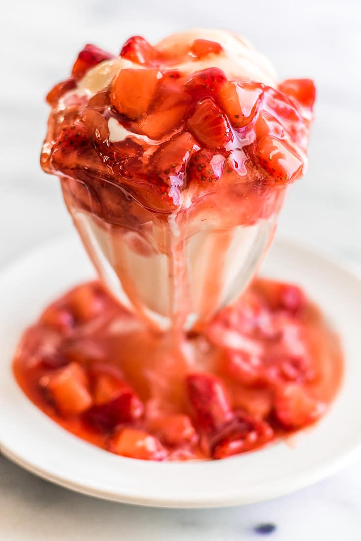 This Quick and Easy Strawberry Sauce is the perfect ice cream topping! | Strawberry Recipes | Ice Cream | Ice Cream Toppings |