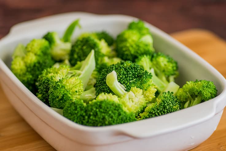 How to Steam Broccoli in the Microwave, a quick step by step tutorial. | #CookingTutorial | #Broccoli | #SideDish |