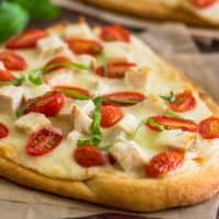This Naan Chicken Alfredo Pizza is super easy, so good, and just a bit classier than your usual delivery pizza. | Homemade Pizza | Recipe for Two | Dinner for Two |