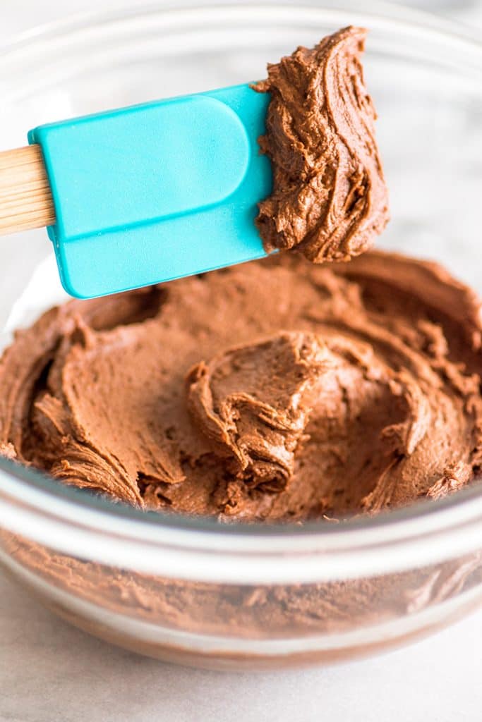 This fabulous Small-batch Chocolate Frosting makes just enough to frost 4 to 6 cupcakes. | #chocolate | #dessert |