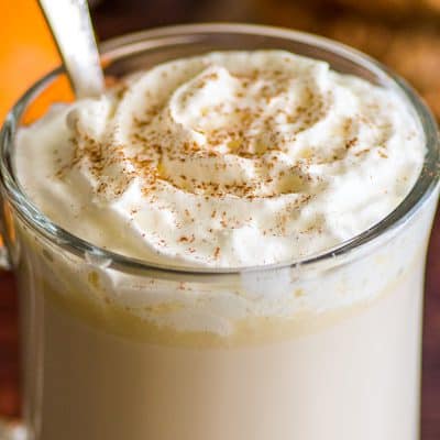 This Chai White Hot Chocolate is smooth and creamy with a warming chai flavor that makes it just about the coziest drink ever. | #HotChocolate | #Chai | #WhiteChocolate | #Drinks | #Christmas |