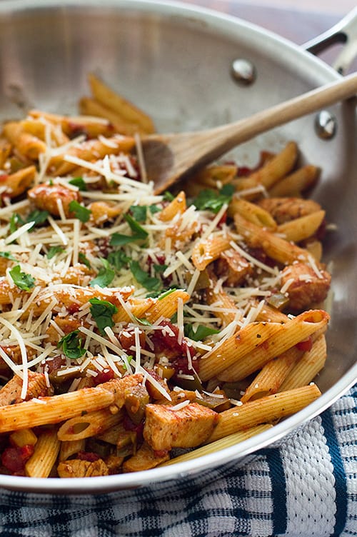 A round up of some of the best, easiest healthy recipes for two. | #RecipesForTwo | #DinnersForTwo | #HealthyRecipes |