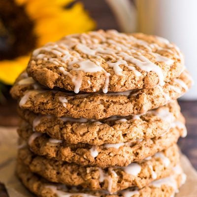 This Small-batch Oatmeal Cookies recipe makes six big and beautiful cookies, perfectly sweet and spicy, packed with cinnamon and bit of nutmeg, and drizzled with vanilla icing. | #cookies | #oatmealcookies | #smallbatchcookies |