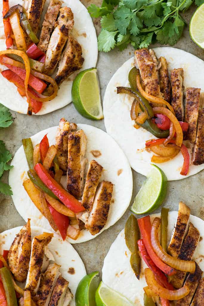 Overhead photo of easy chicken fajitas.